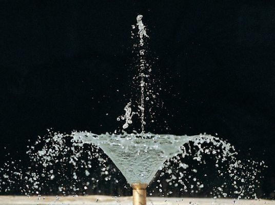 1» πλήρως αεριωθούμενη λίμνη νερού ακροφυσίων πηγών νερού λουλουδιών ανθών ορείχαλκου Sprilker